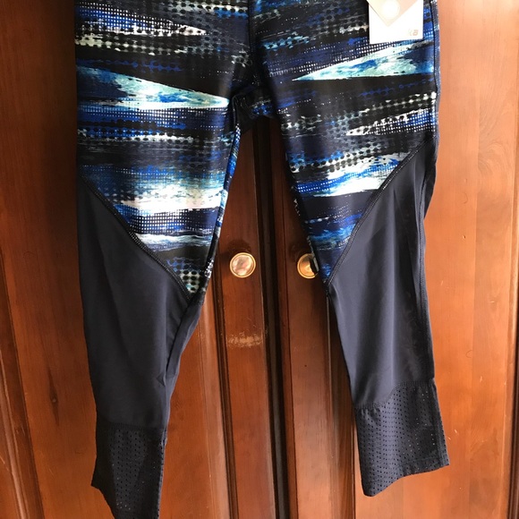 🆕 Static High Waist 7/8 Yoga Leggings Sz Small - Picture 4 of 8